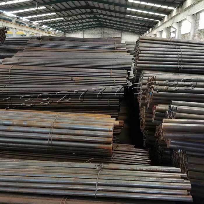 鋼管產(chǎn)品倉(cāng)庫(kù)